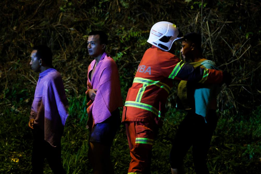 Henti sementara aktiviti di kawasan risiko tanah runtuh, kepala air - KP Bomba