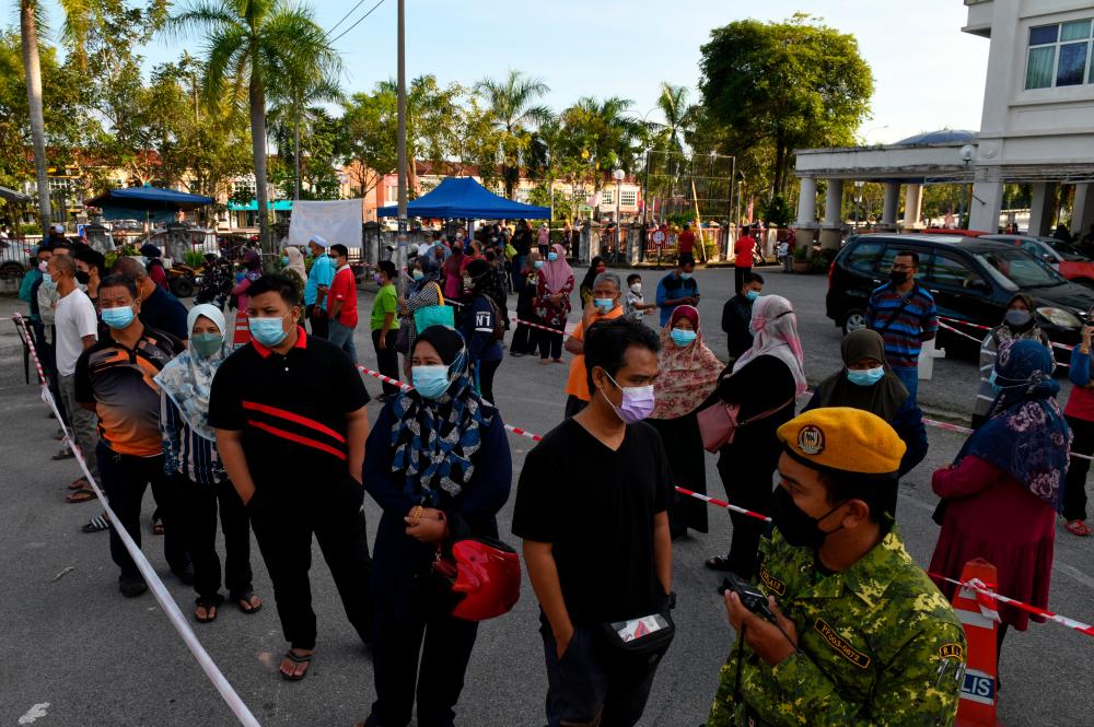 Hike in Covid-19 cases in Singapore no obstacle to border reopening - Hasni Hike in Covid-19 cases in Singapore no obstacle to border reopening - Hasni