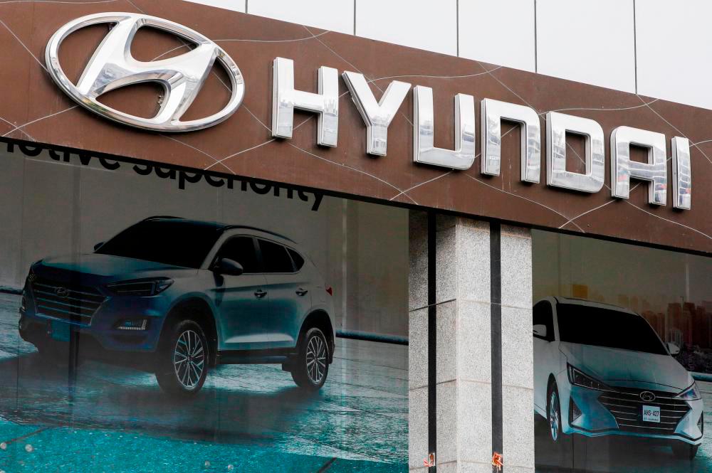Hyundai Motor, LGES consider building two JV battery plants in US - report Hyundai Motor, LGES consider building two JV battery plants in US - report