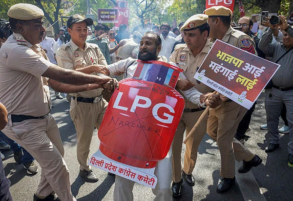 IRAN-CRISIS-LPG-INDIA India confident of meeting summer power demand despite Middle East gas shock