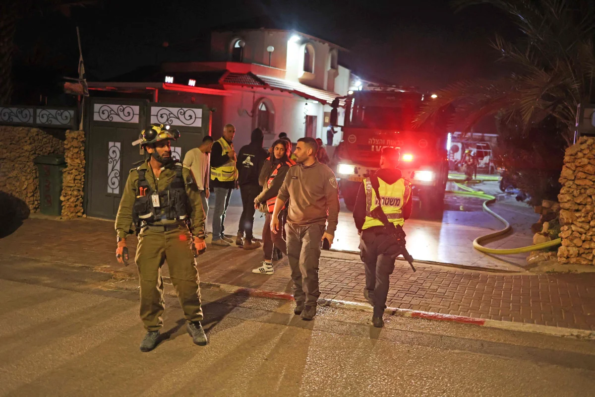Iran launches major missile barrage on Tel Aviv Iran launches major missile barrage on Tel Aviv
