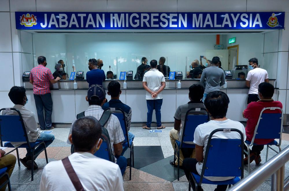 Illegal immigrants express gratitude over return recalibration initiative Illegal immigrants express gratitude over return recalibration initiative