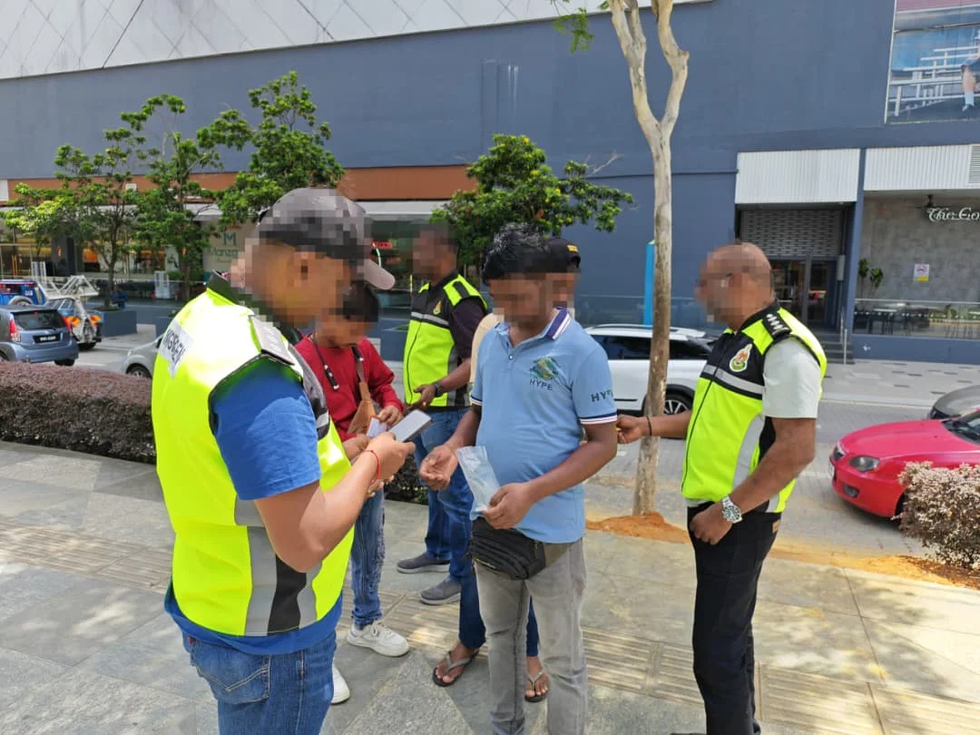 Immigration_checks_continue_during_festive_season__conducted_with_prudence Immigration checks continue during festive season, conducted with prudence
