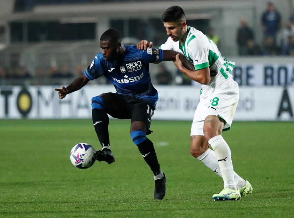 In-form Lookman fires Atalanta to Sassuolo win, Vlahovic gives Juve reprieve In-form Lookman fires Atalanta to Sassuolo win, Vlahovic gives Juve reprieve