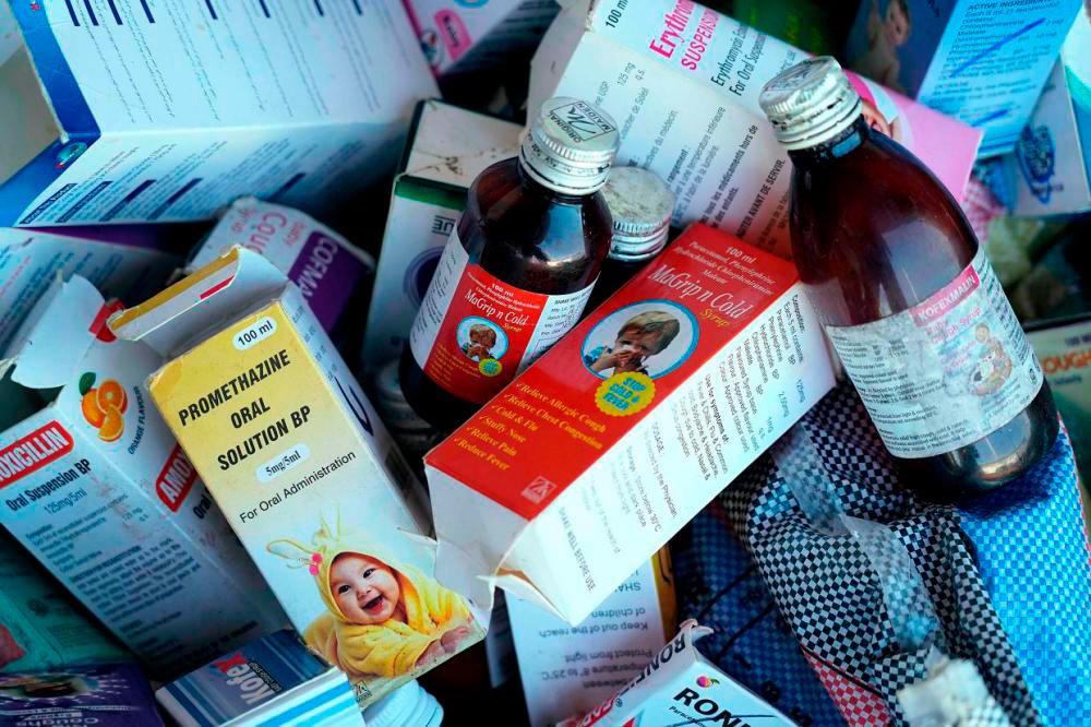 Indonesia revokes licences of drug firms over syrups linked to child death Indonesia revokes licences of drug firms over syrups linked to child death