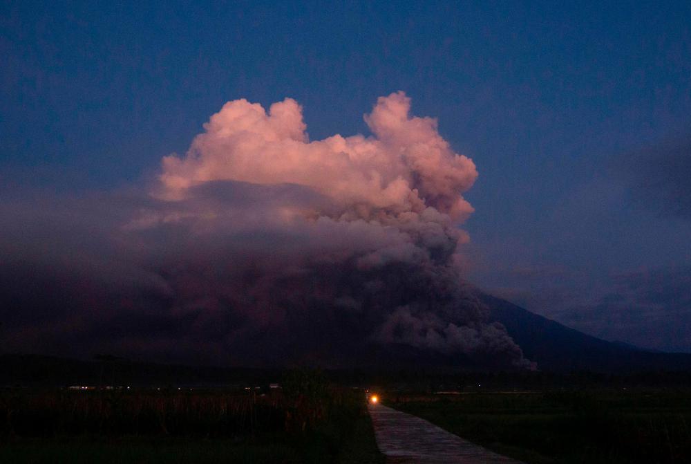 Indonesia's Semeru volcano erupts, people warned to stay away