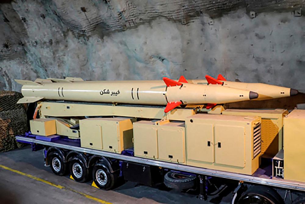 Iran Guards unveil missile said to put Israel in reach