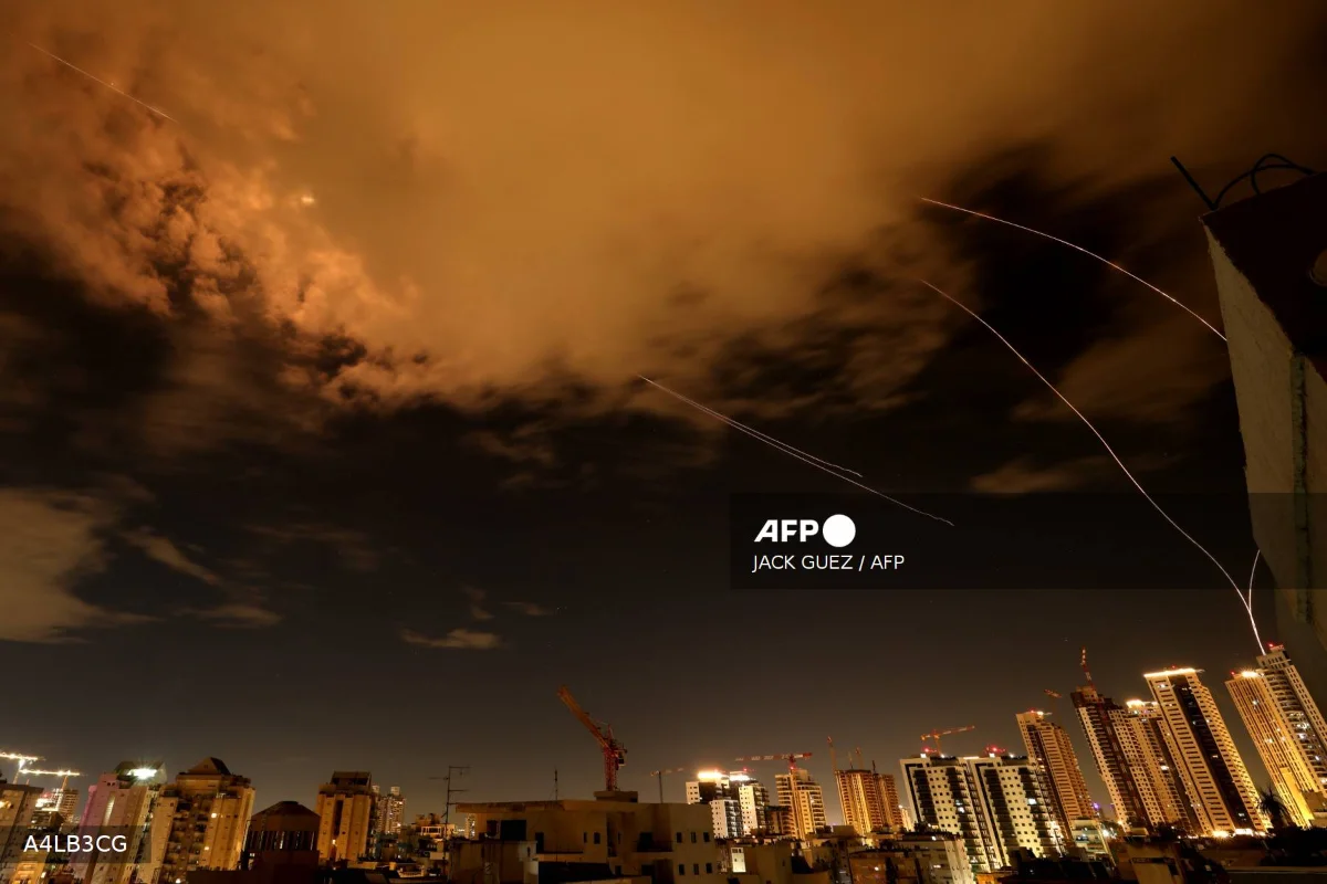 Iran_fires_missiles_amid_US_talk_of_diplomatic_progress Iran fires missiles amid US talk of diplomatic progress