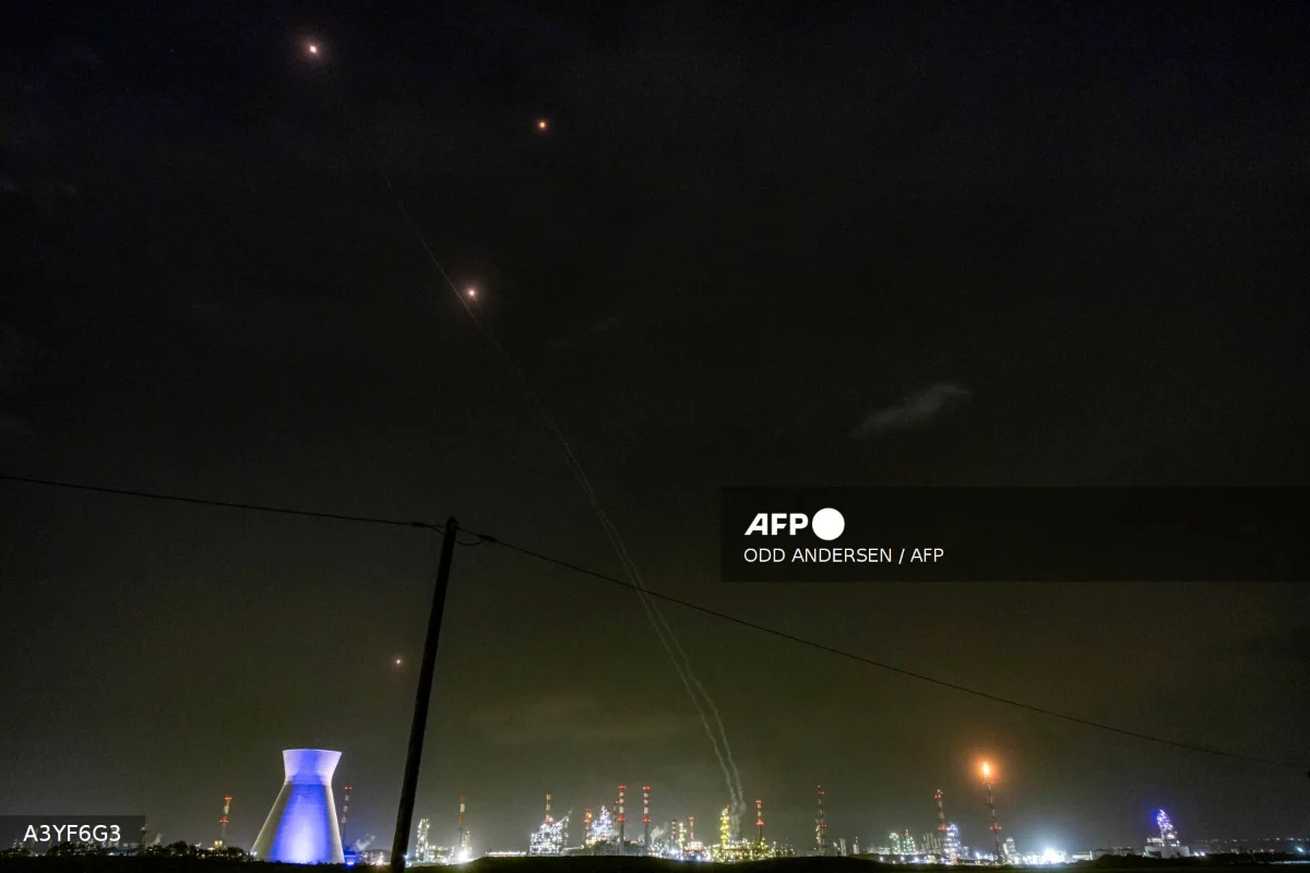 Iran_fires_missiles_at_Israel_after_Netanyahu_s_war_claims Iran fires missiles at Israel after Netanyahu's war claims