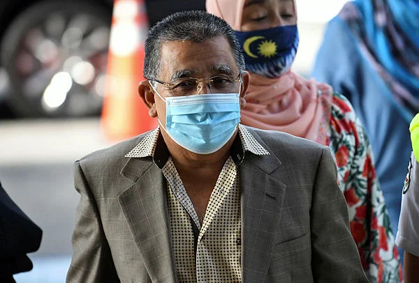 Isa_Samad_seeks_review_of_final_corruption_conviction Isa Samad seeks review of final corruption conviction
