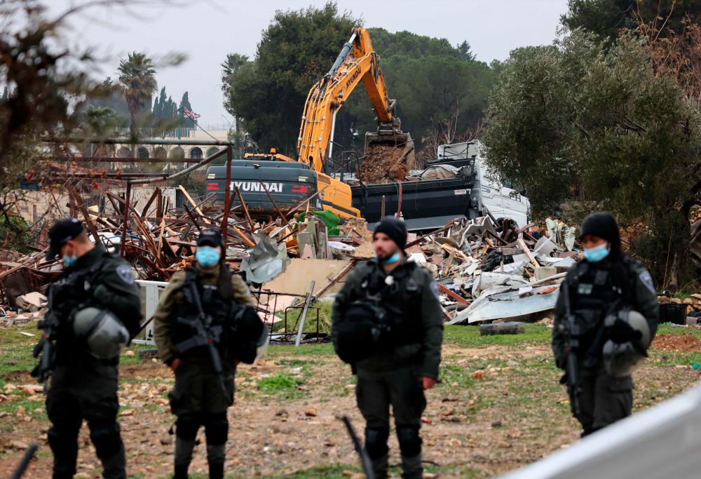 Israel police demolish Palestinian home in east Jerusalem eviction Israel police demolish Palestinian home in east Jerusalem eviction
