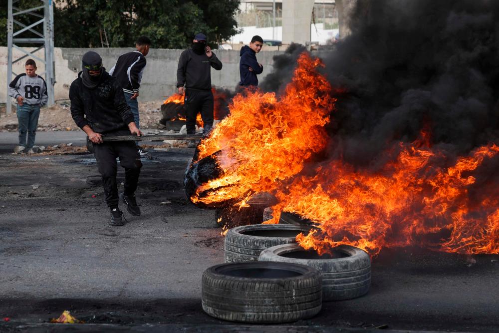 Israeli forces kill teen in West Bank raid: Palestinian ministry Israeli forces kill teen in West Bank raid: Palestinian ministry