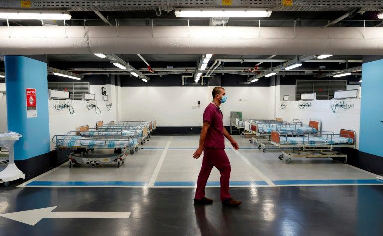 Israeli hospital transforms car park into virus ward Israeli hospital transforms car park into virus ward