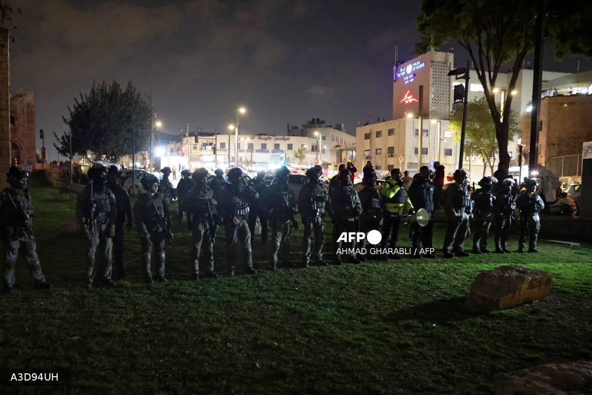 Israeli police ban Eid prayers at Al-Aqsa Mosque