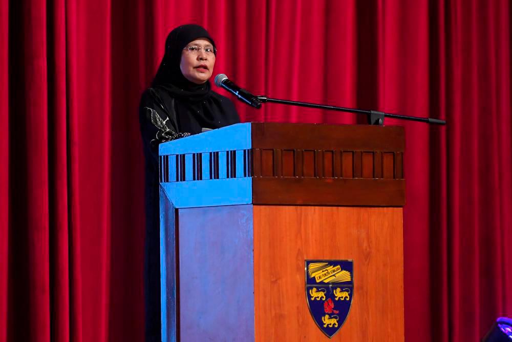 Istana Kelantan sangkal dakwaan Ketua Hakim Negara, suami dilarang ke istana