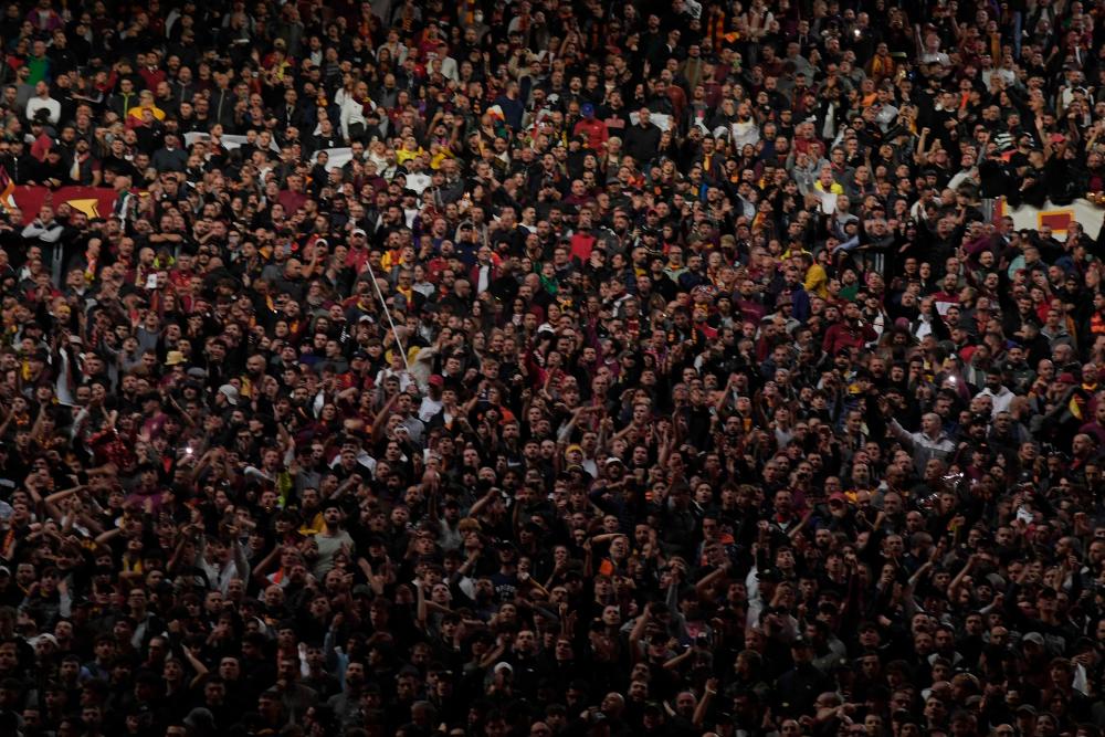 Italian football investigates anti-semitic chant by Lazio fans Italian football investigates anti-semitic chant by Lazio fans