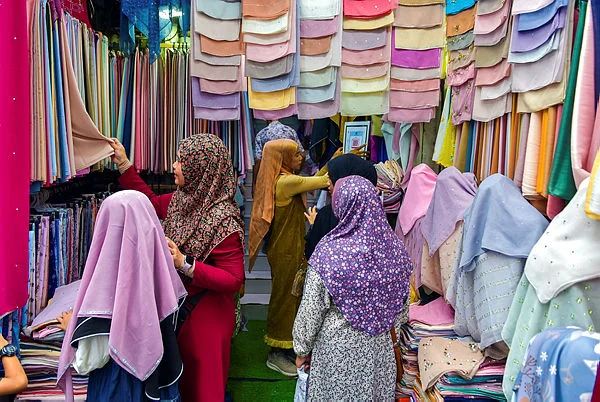 JALAN_TAR Bazaar Jalan TAR a festive hub for last-minute Raya shopping