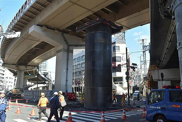 JAPAN-ACCIDENT Mysterious large steel cylinder disrupts traffic in Japan