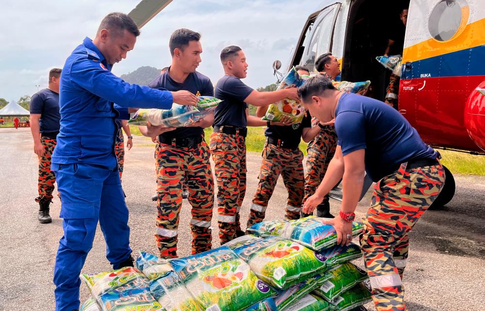 JBPM helicopter sends 21 tonnes of food aid to Orang Asli settlements
