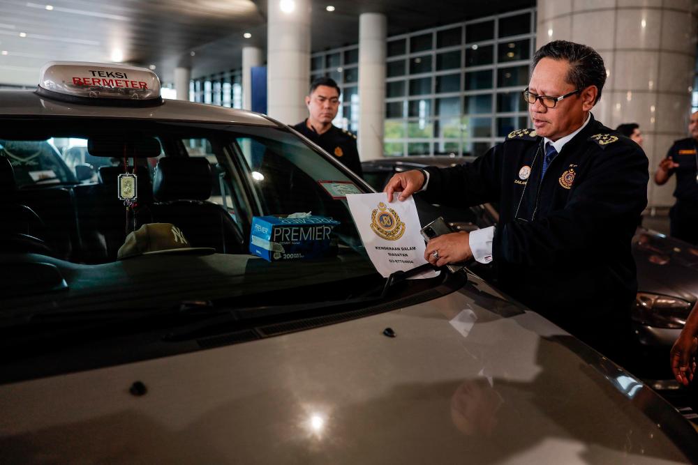 JPJ detains 19 touts at KLIA, KLIA2