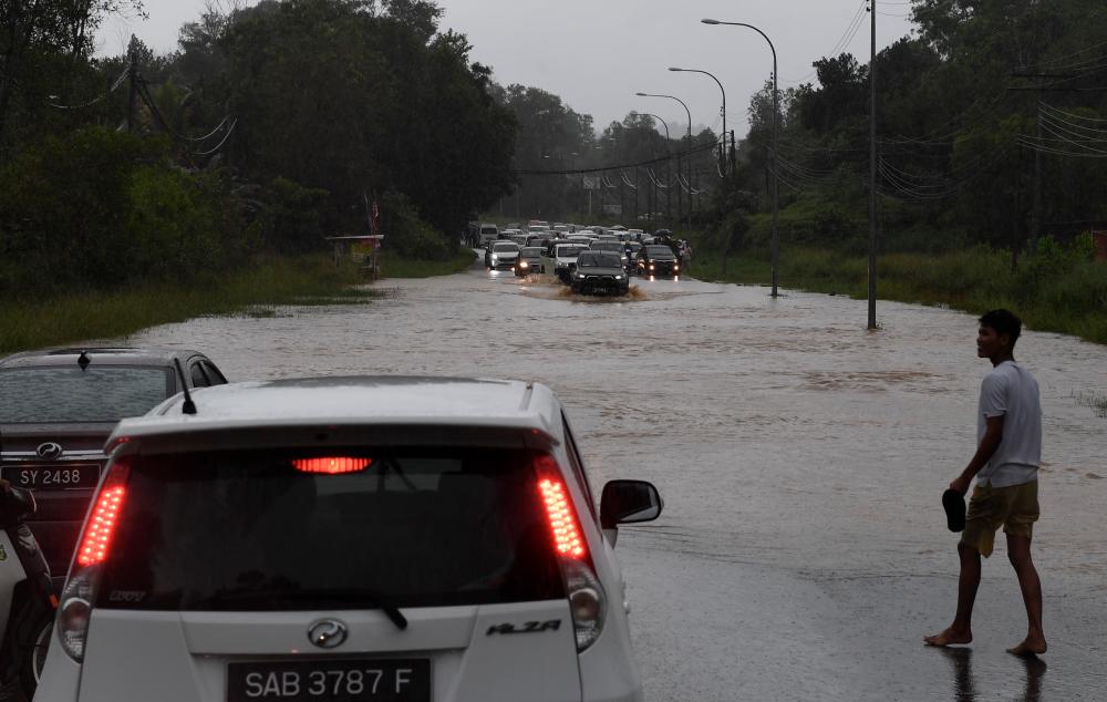 JPS keluarkan notis kemungkinan banjir kilat di Johor, Pahang, Terengganu, Sabah JPS keluarkan notis kemungkinan banjir kilat di Johor, Pahang, Terengganu, Sabah