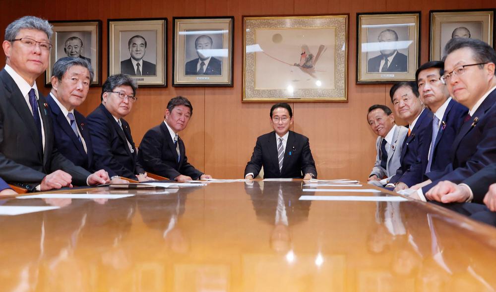 Japan’s government resigns Japan’s government resigns