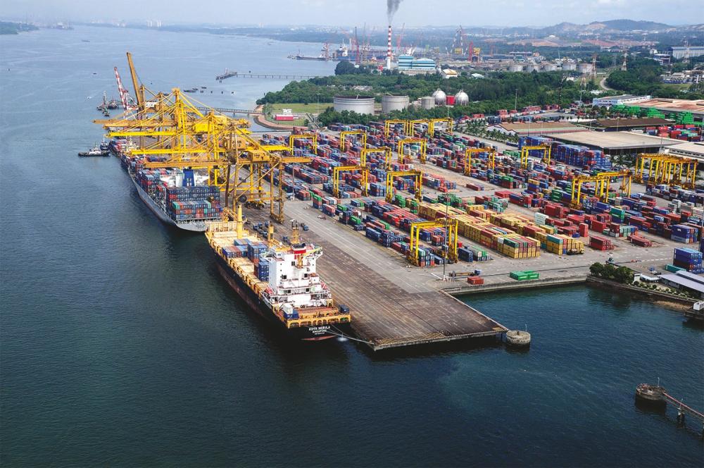 Johor customs seize five undeclared used cars at Pasir Gudang port Johor customs seize five undeclared used cars at Pasir Gudang port