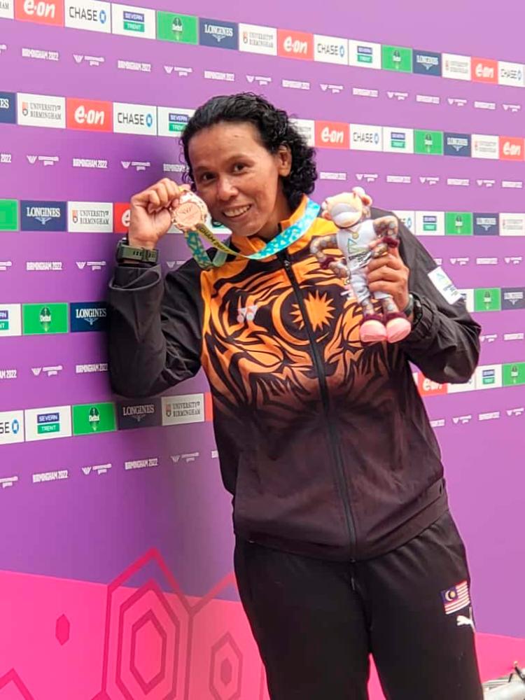 Juara bertahan Siti Zalina-Emma Firyana kandas di separuh akhir