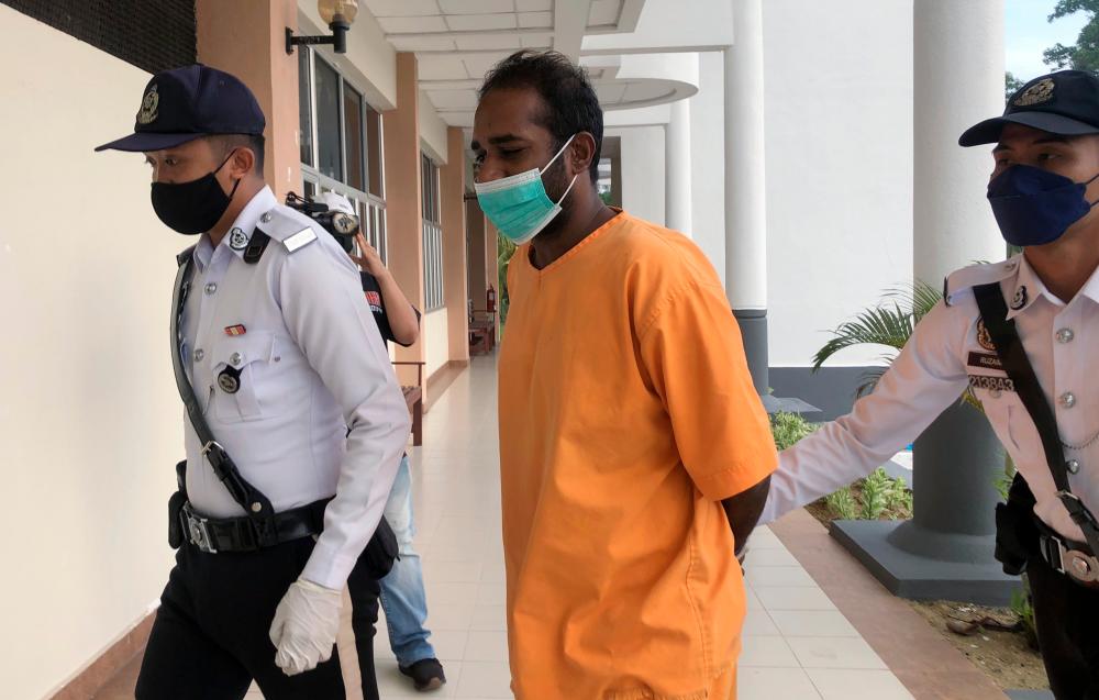 Jurujual kenderaan didakwa memandu dengan berbahaya sebabkan tiga kematian