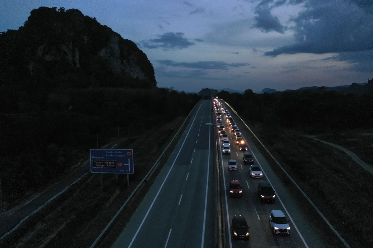 Smooth traffic on major highways ahead of Aidilfitri Smooth traffic on major highways ahead of Aidilfitri