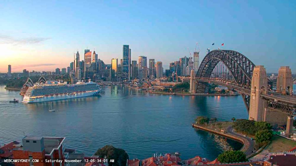 Kapal persiaran membawa 800 penumpang dijangkiti Covid-19 berlabuh di Sydney