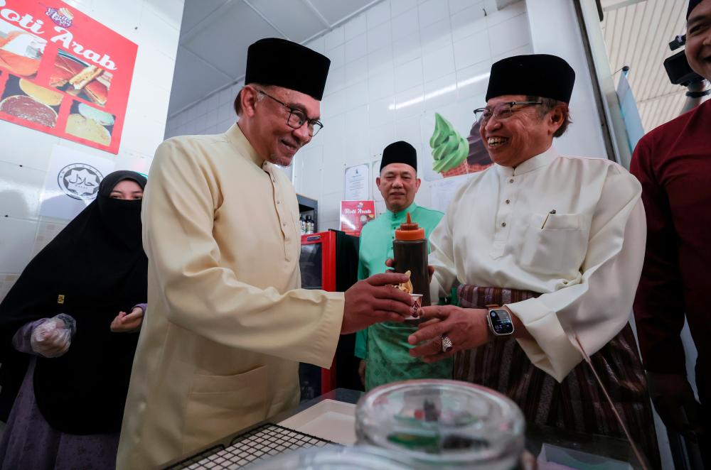 Keenakan Aiskrim Gula Apong serikan kenduri rakyat Sarawak bersama PM Keenakan Aiskrim Gula Apong serikan kenduri rakyat Sarawak bersama PM