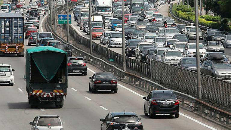 Keputusan lanjut kesahan lesen kenderaan awam dan komersial rangsang industri pengangkutan