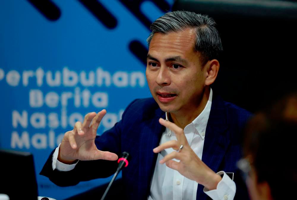 Kerajaan tidak pernah bincang kurangkan bilangan penjawat awam: Fahmi Kerajaan tidak pernah bincang kurangkan bilangan penjawat awam: Fahmi