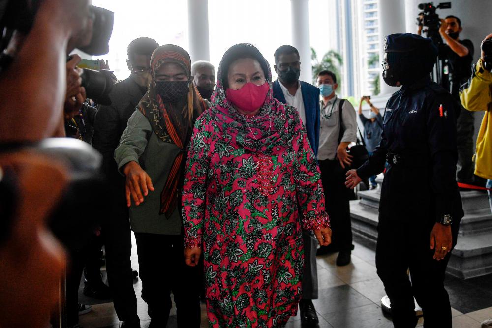 Kes rasuah projek solar: Rosmah fail permohonan saat akhir singkir Hakim Mohamed Zaini Kes rasuah projek solar: Rosmah fail permohonan saat akhir singkir Hakim Mohamed Zaini