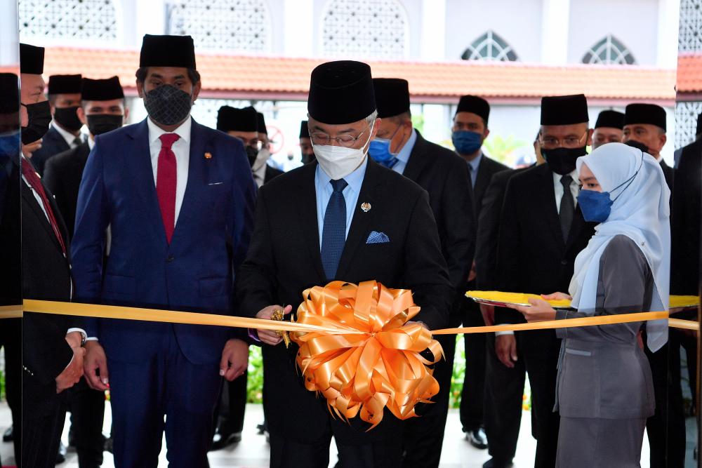 King graces opening of Taman Melati Yasa Haemodialysis Centre