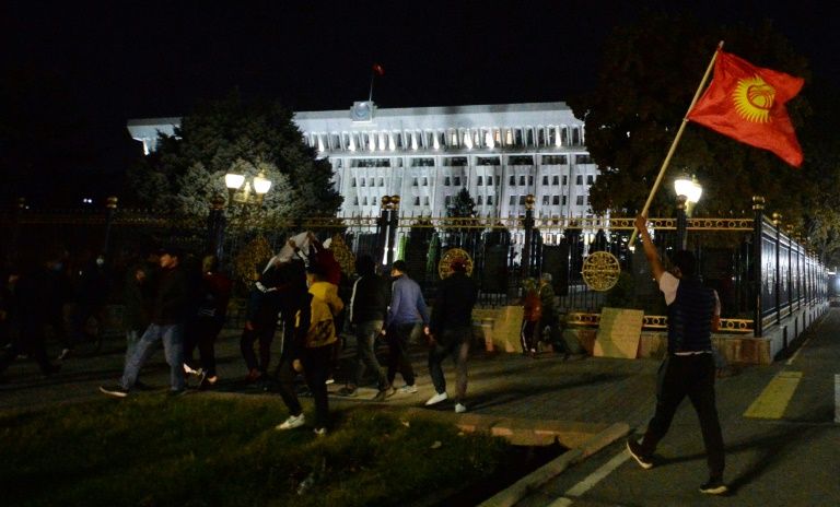 Kyrgyzstan cancels election result after night of chaos