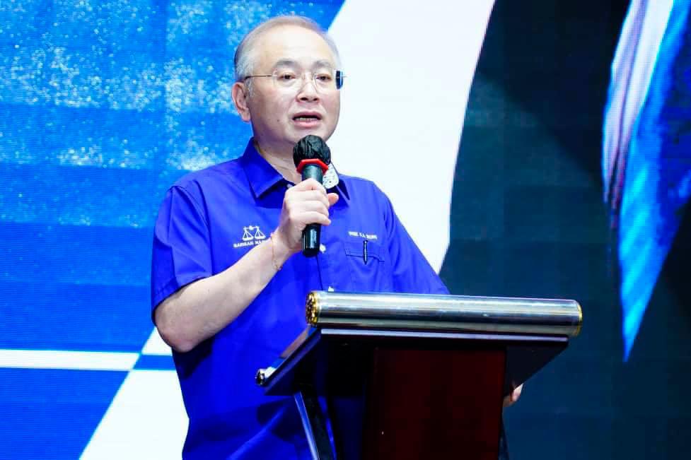 LRT: Kerajaan mohon maaf, pakar dari Istanbul, Toronto diterbangkan ke M’sia - Wee LRT: Kerajaan mohon maaf, pakar dari Istanbul, Toronto diterbangkan ke M’sia - Wee