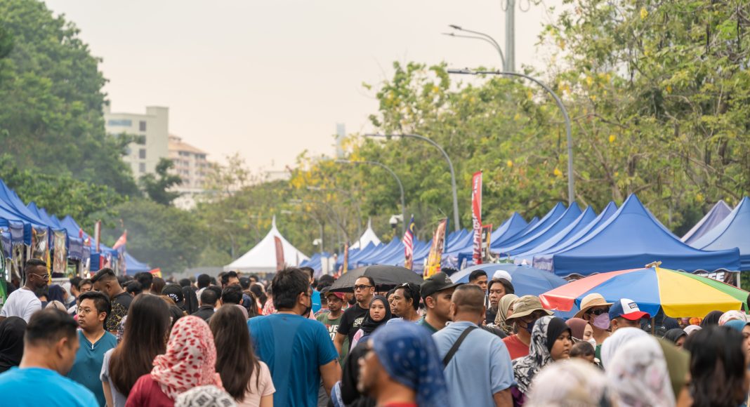 Six unconventional tips to avoid overspending at Ramadan bazaars.