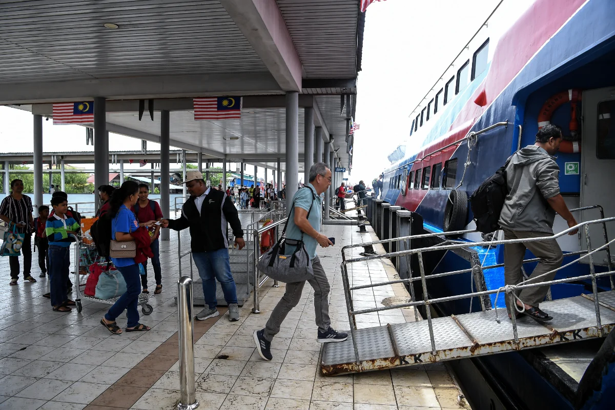Langkawi_ferry_service_slashed_to_three_trips_amid_diesel_price_crisis Langkawi ferry service slashed to three trips amid diesel price crisis