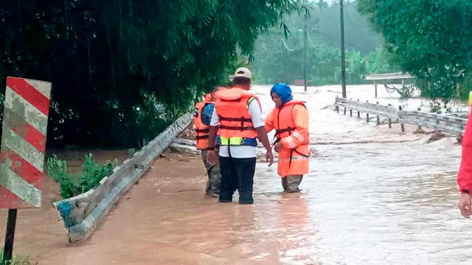 Lebih 10 jambatan kecil rosak akibat banjir Baling dibaiki secara gotong-royong