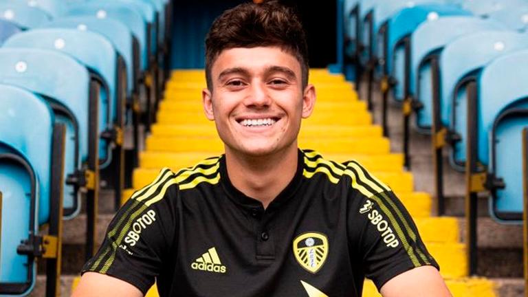 Leeds sign winger James from Man United