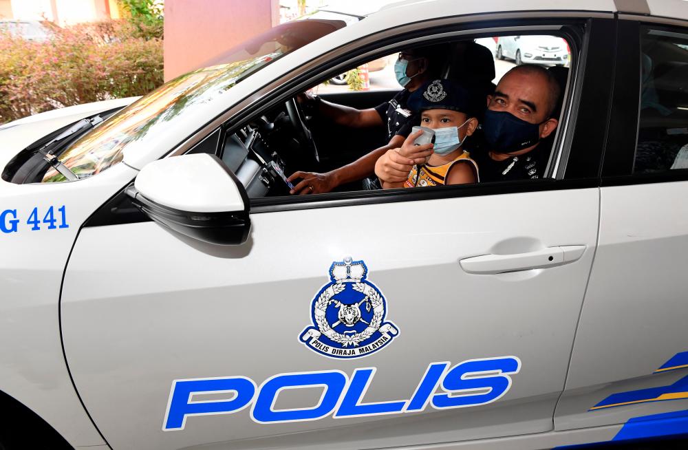 Leukemia-stricken boyâs wish of riding in police car fulfilled Leukemia-stricken boyâs wish of riding in police car fulfilled