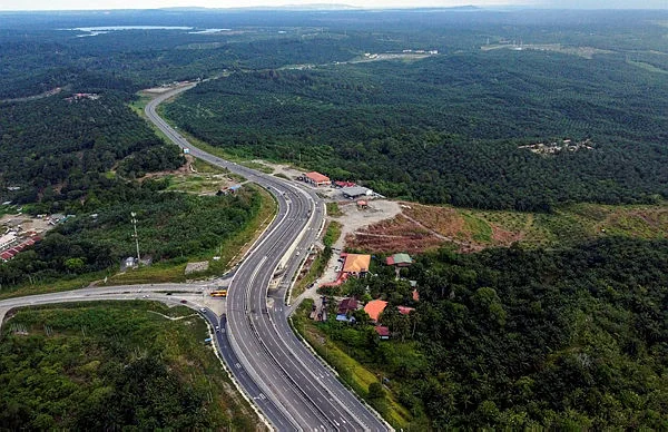 Littering on Sarawak's Pan Borneo Highway subject to legal crackdown