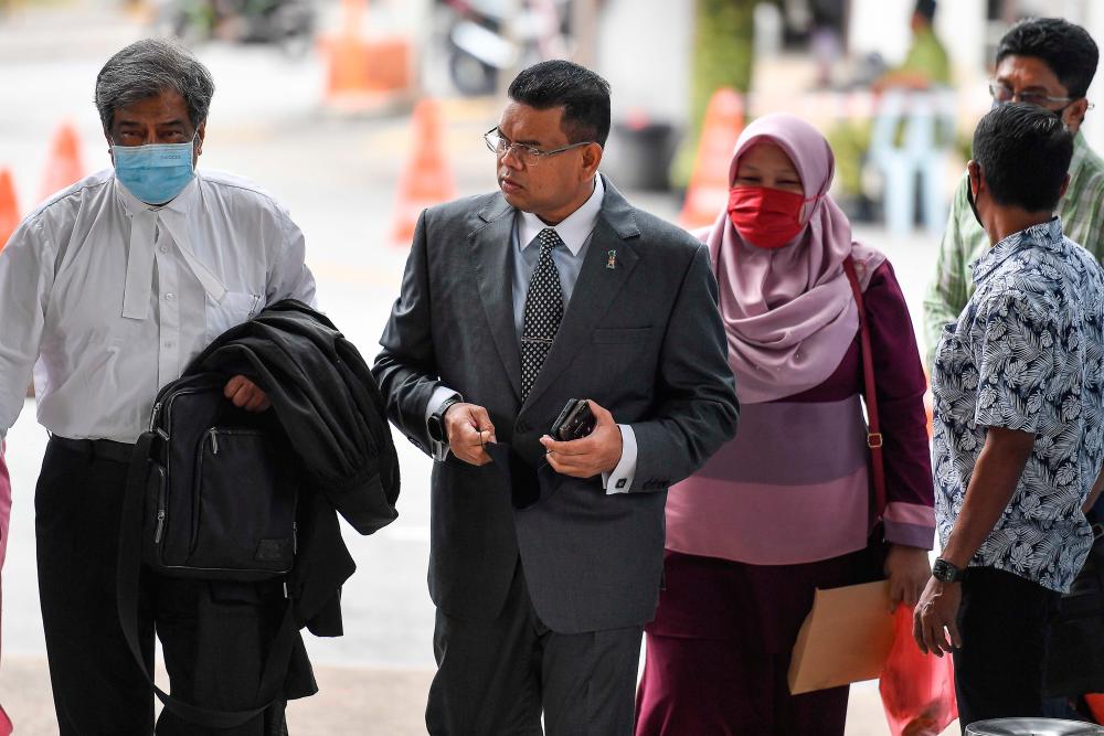 Lokman Adam kekal dipenjara sebulan hina mahkamah berkaitan kes 1MDB Lokman Adam kekal dipenjara sebulan hina mahkamah berkaitan kes 1MDB