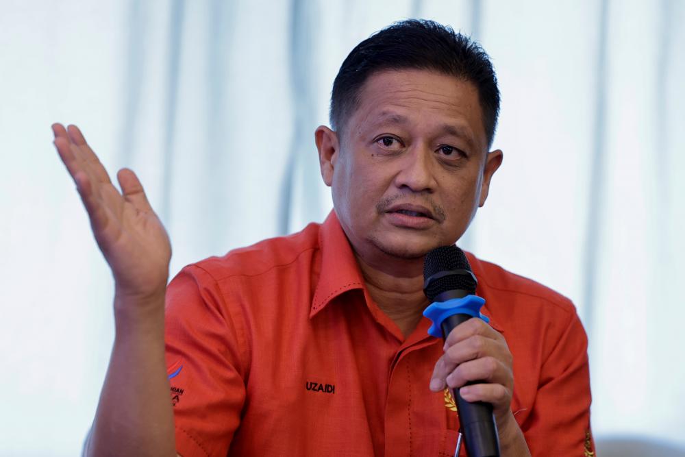 MITA gesa kerajaan keluar SOP sebelum kemasukan pelancong China Ahad ini MITA gesa kerajaan keluar SOP sebelum kemasukan pelancong China Ahad ini