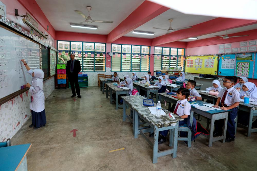 MOE to continue monitoring pupils at risk of dropping out: Fadhlina MOE to continue monitoring pupils at risk of dropping out: Fadhlina