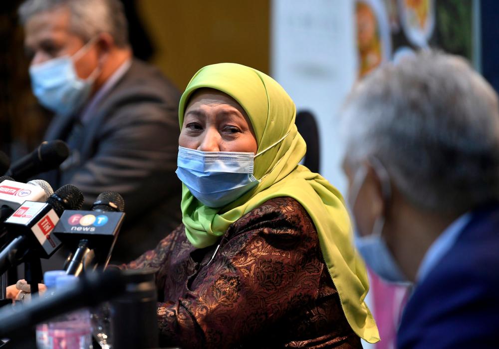 Malaysia referred to world-renowned ulama on fatwa over vaccination - Dr Zulkifli Malaysia referred to world-renowned ulama on fatwa over vaccination - Dr Zulkifli