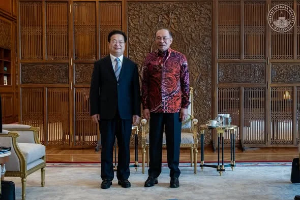 Malaysia and China strengthen security ties amid global challenges