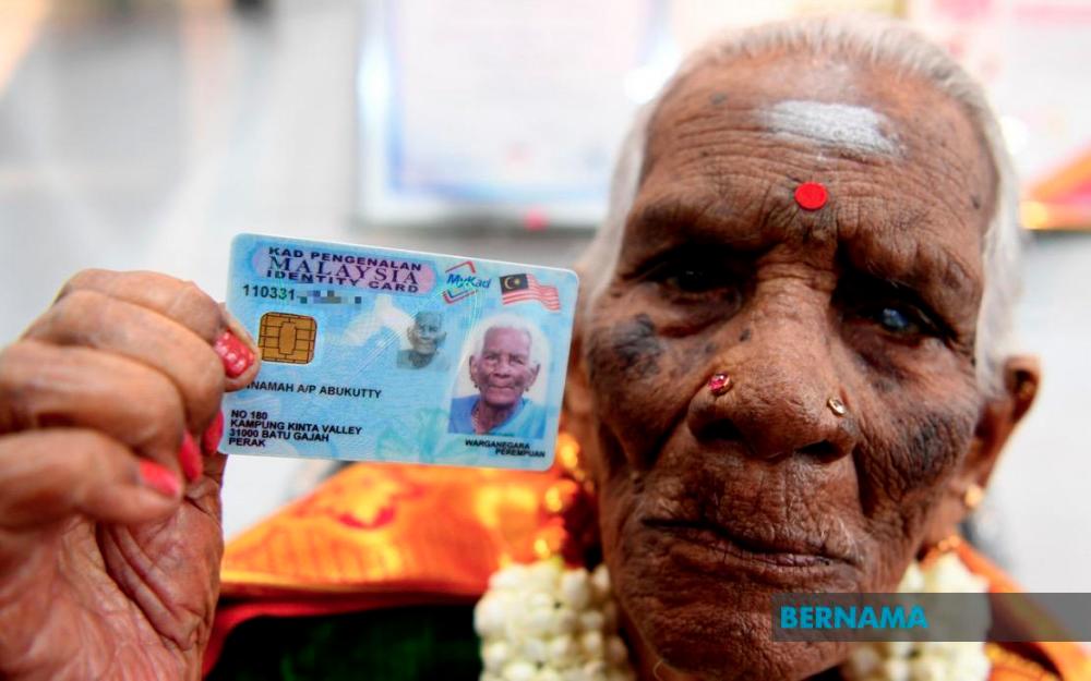 Malaysiaâs oldest woman shares experience of delivering over 700 babies during younger days